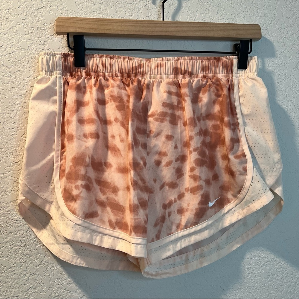 Women’s new Nike pink tie dye athletic tempo shorts size medium M